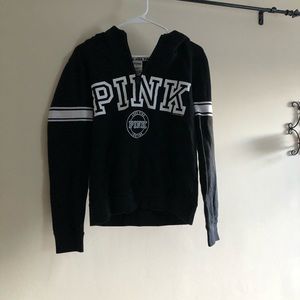 3/4 pink sweatshirt